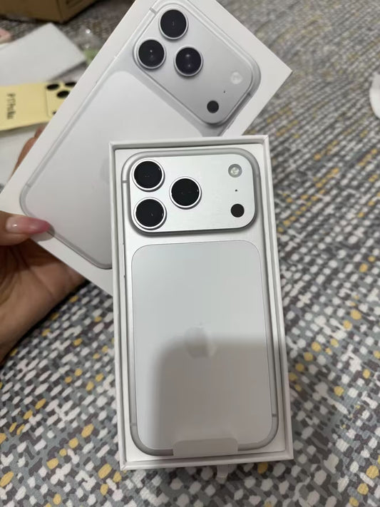 Apple iPhone 17 Pro Max 256GB  Cosmic  Silver