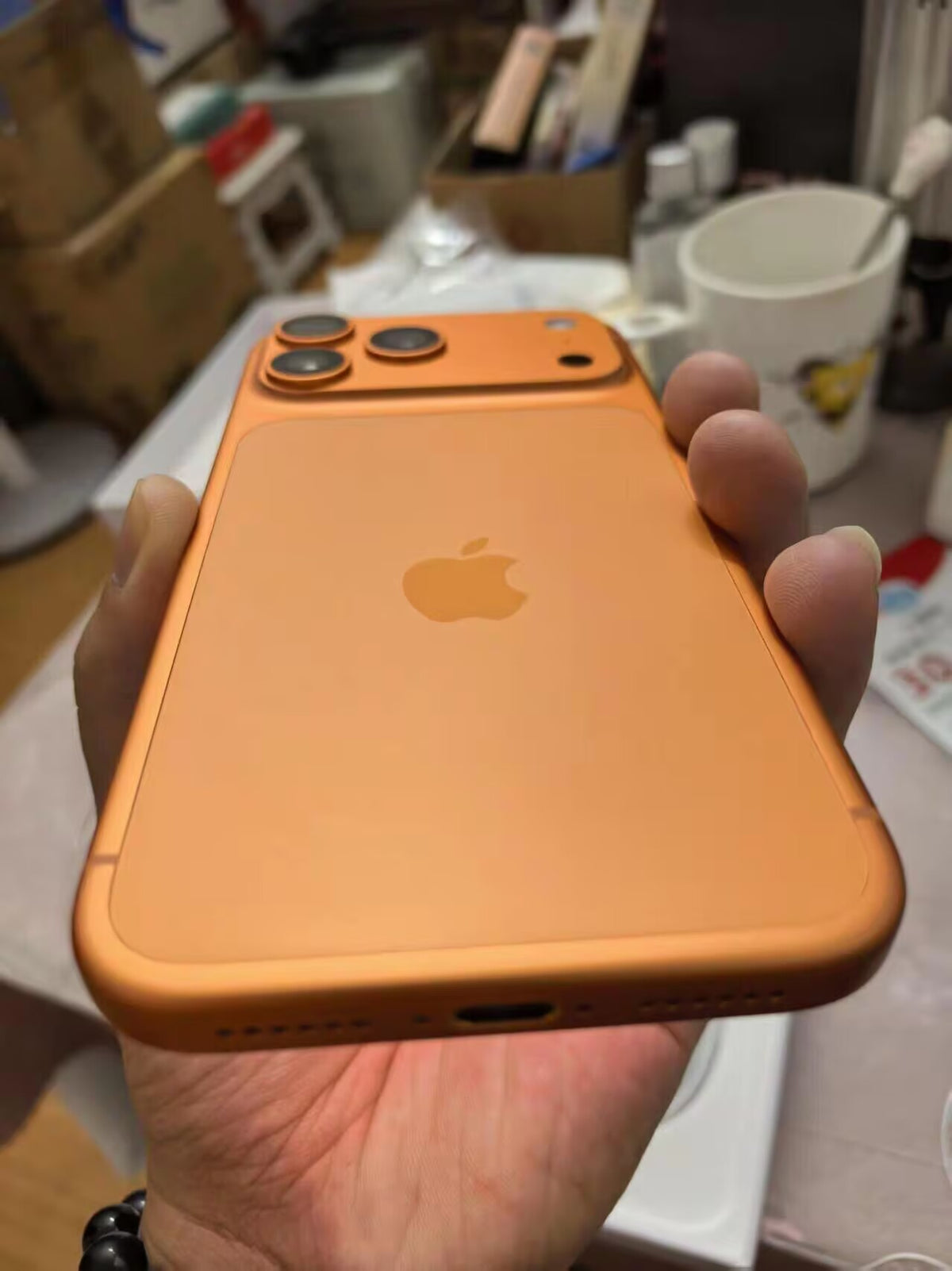 iPhone 17 Pro Max 256GB Cosmic Orange